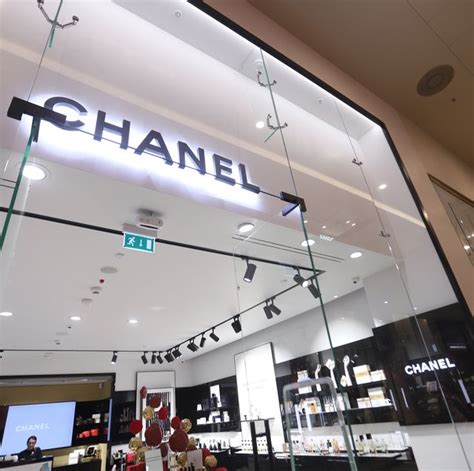 chanel closes in russia|prada and chanel.